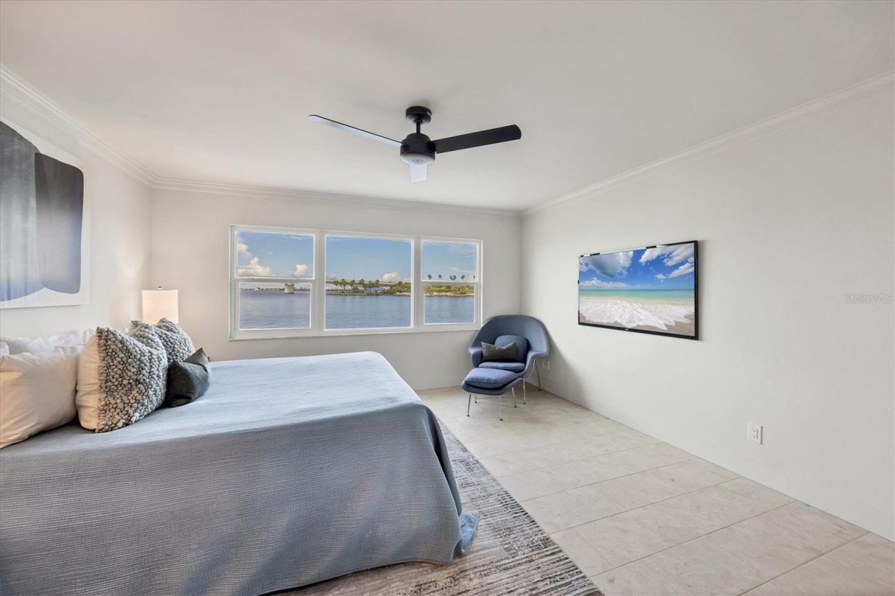 226 Golden Gate Point, Unit 12, Sarasota, FL 34236 Photo