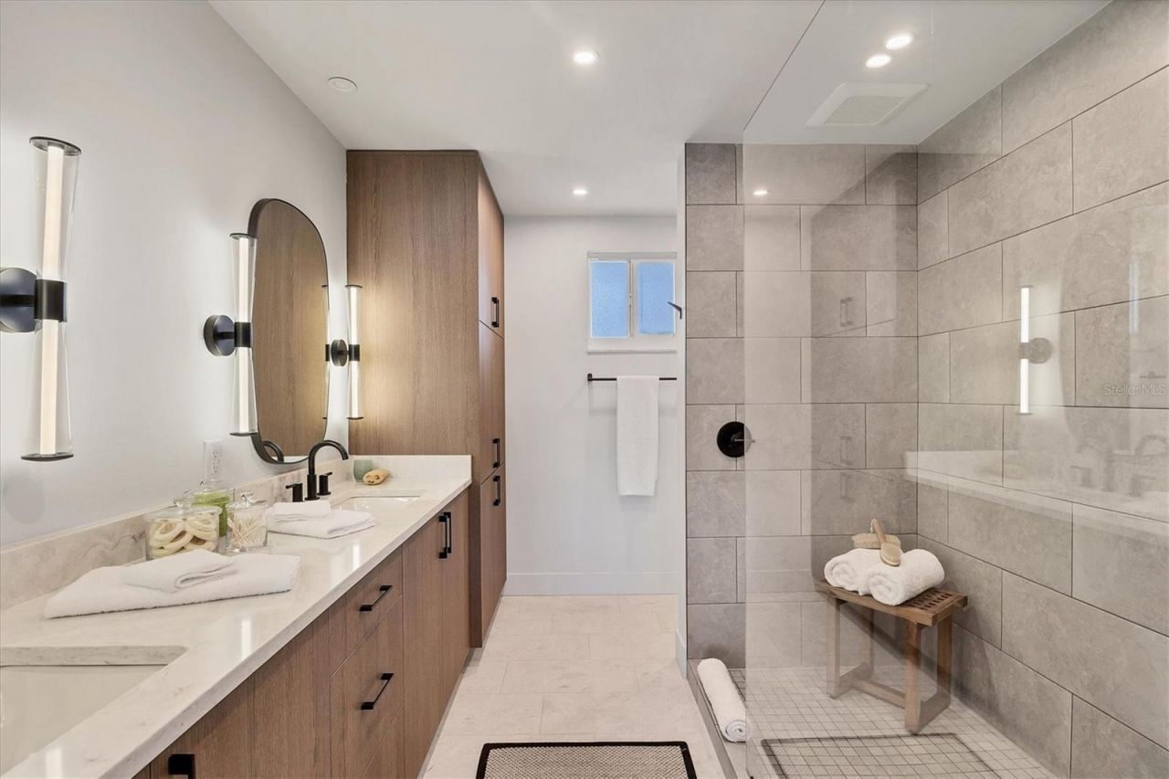 226 Golden Gate Point, Unit 12, Sarasota, FL 34236 Photo