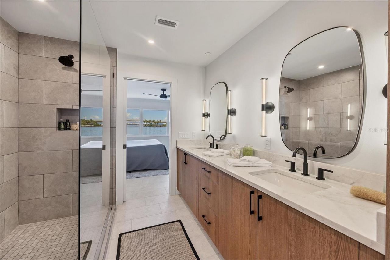 226 Golden Gate Point, Unit 12, Sarasota, FL 34236 Photo