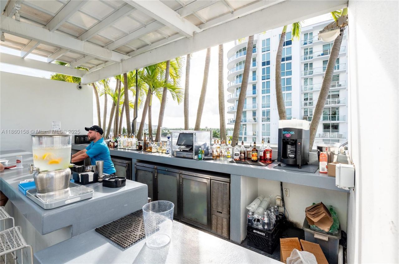 3101 Bayshore Dr, Unit 805, Fort Lauderdale, FL 33304 Photo