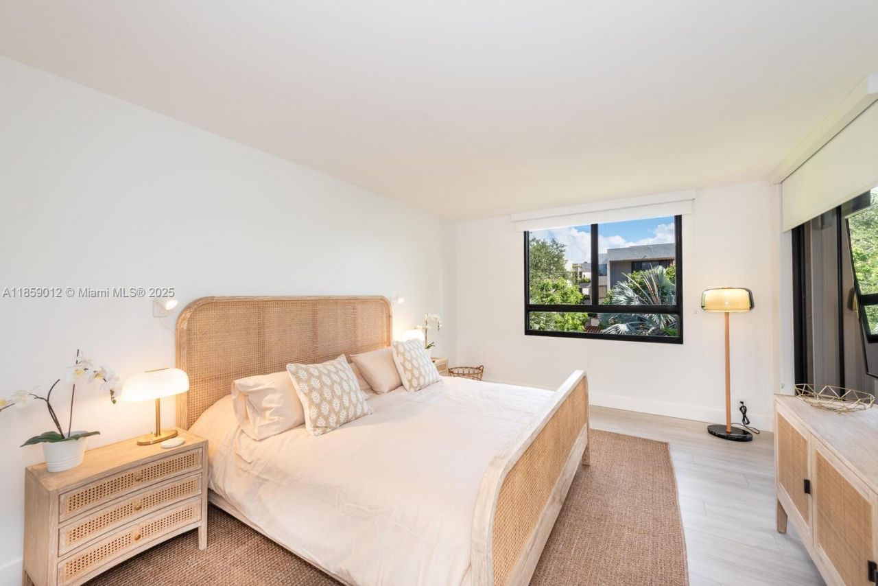 181 Crandon Blvd, Unit 306, Key Biscayne, FL 33149 Photo