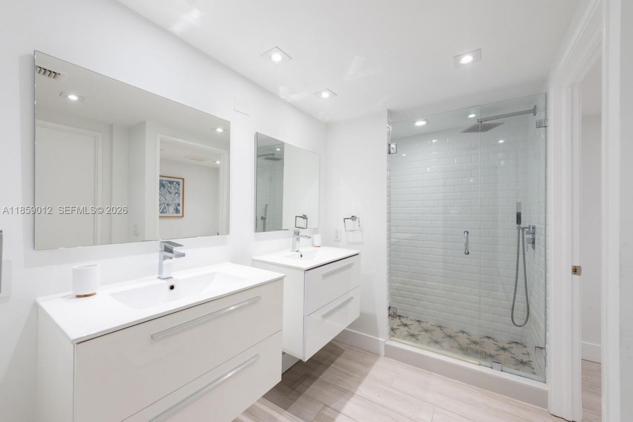 181 Crandon Blvd, Unit 306, Key Biscayne, FL 33149 Photo