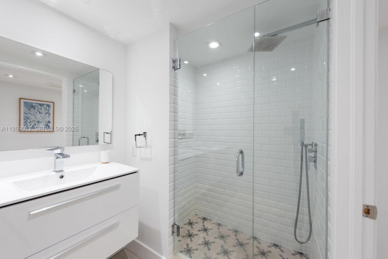181 Crandon Blvd, Unit 306, Key Biscayne, FL 33149 Photo