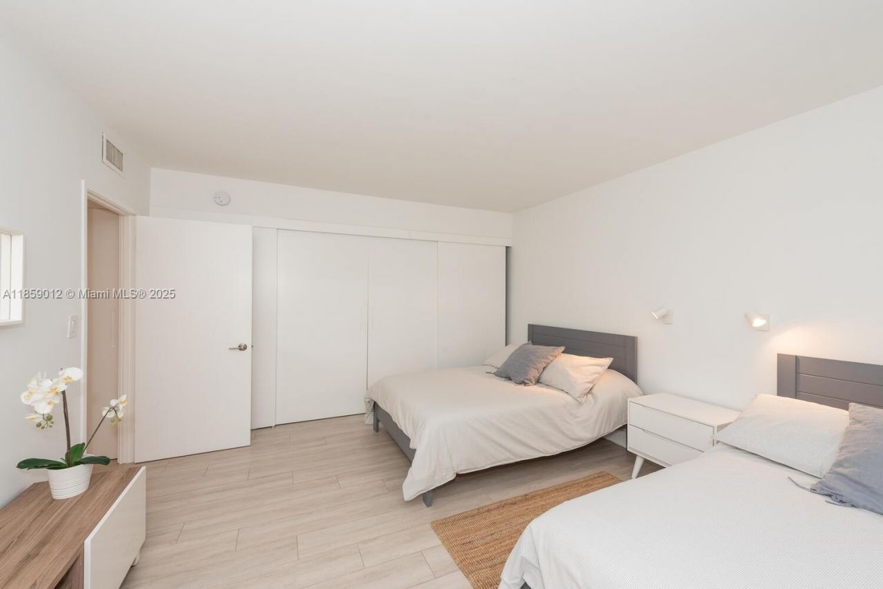 181 Crandon Blvd, Unit 306, Key Biscayne, FL 33149 Photo