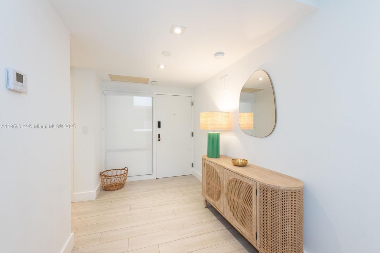 181 Crandon Blvd, Unit 306, Key Biscayne, FL 33149 Photo