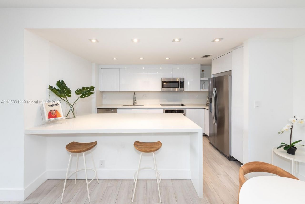 181 Crandon Blvd, Unit 306, Key Biscayne, FL 33149 Photo