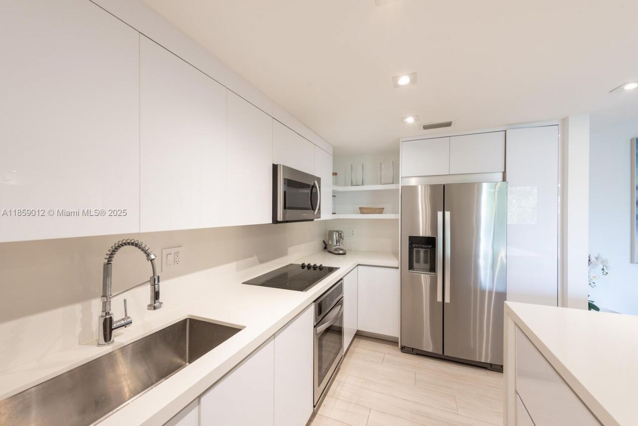 181 Crandon Blvd, Unit 306, Key Biscayne, FL 33149 Photo