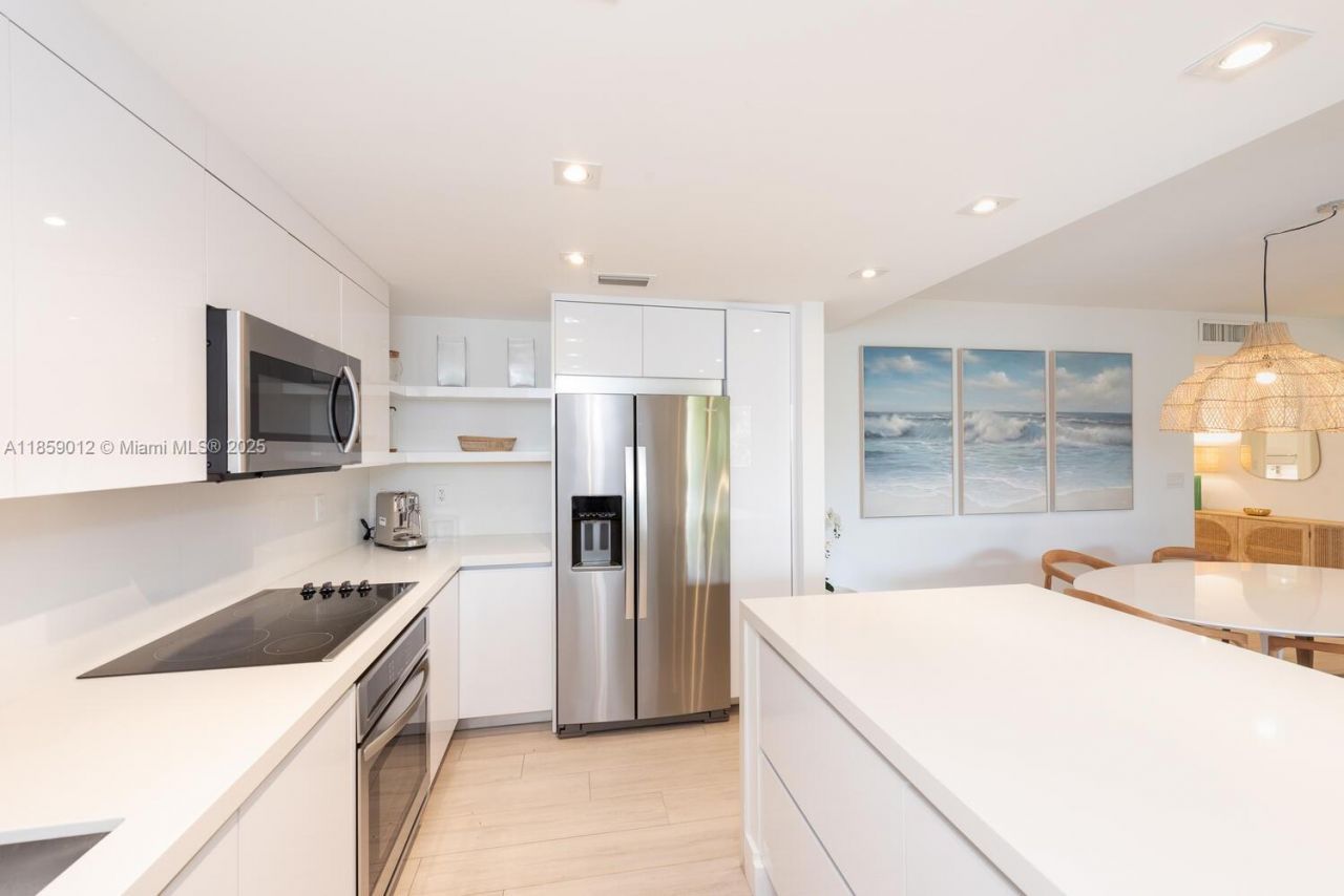 181 Crandon Blvd, Unit 306, Key Biscayne, FL 33149 Photo