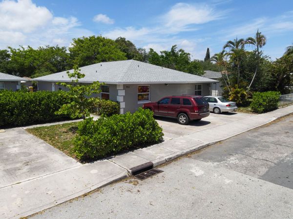 909 S N Street, Lake Worth Beach, FL 33460