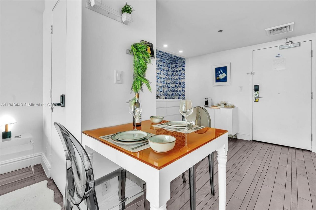 1100 West Ave, Unit 1019, Miami Beach, FL 33139 Photo