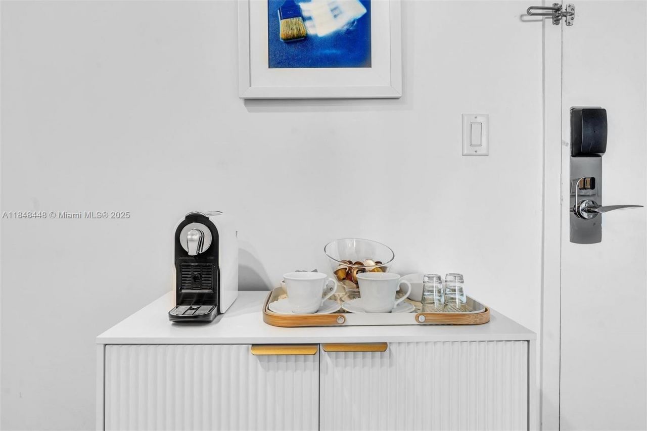 1100 West Ave, Unit 1019, Miami Beach, FL 33139 Photo