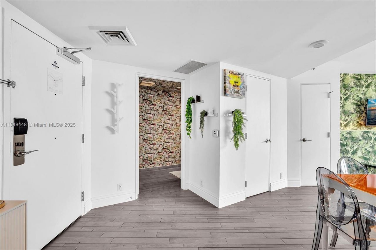 1100 West Ave, Unit 1019, Miami Beach, FL 33139 Photo