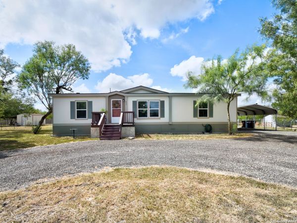 605 County Road 3821, San Antonio, TX 78253
