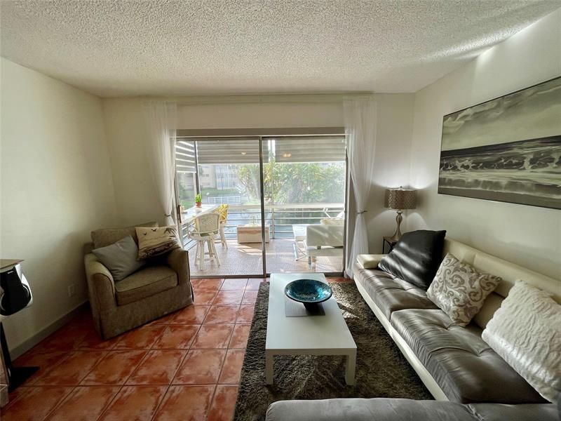 5071 W Oakland Park Boulevard, Unit 211, Lauderdale Lakes, FL 33313 Photo