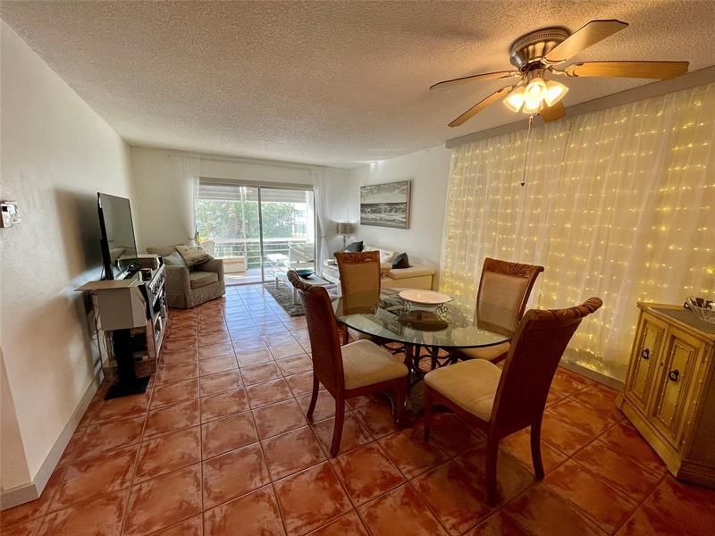 5071 W Oakland Park Boulevard, Unit 211, Lauderdale Lakes, FL 33313 Photo