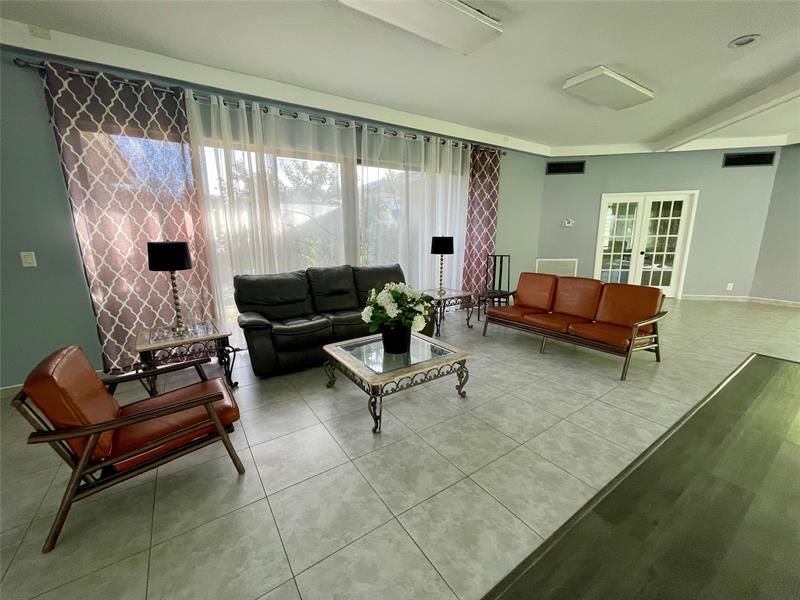5071 W Oakland Park Boulevard, Unit 211, Lauderdale Lakes, FL 33313 Photo