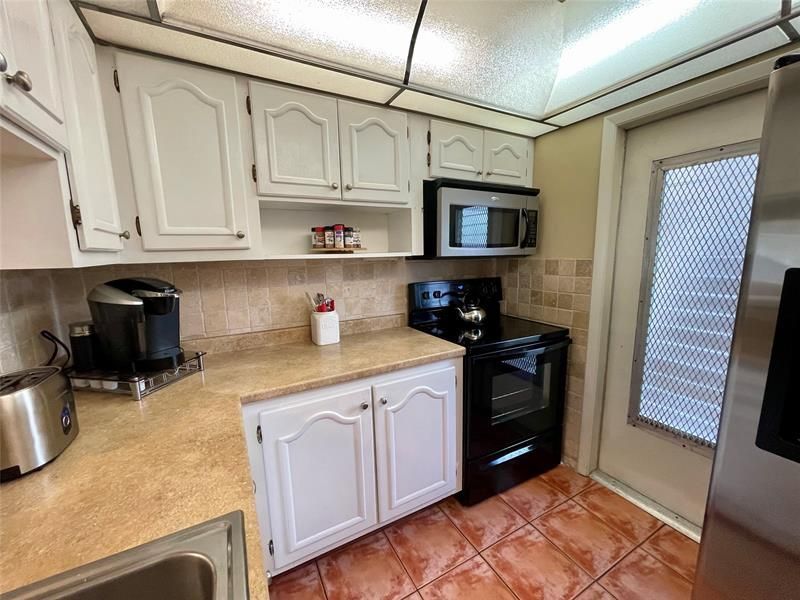 5071 W Oakland Park Boulevard, Unit 211, Lauderdale Lakes, FL 33313 Photo