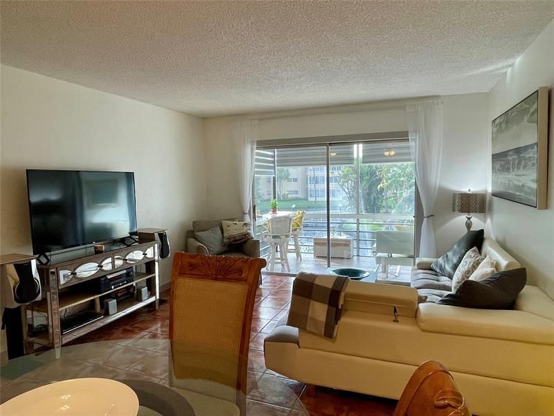 5071 W Oakland Park Boulevard, Unit 211, Lauderdale Lakes, FL 33313 Photo