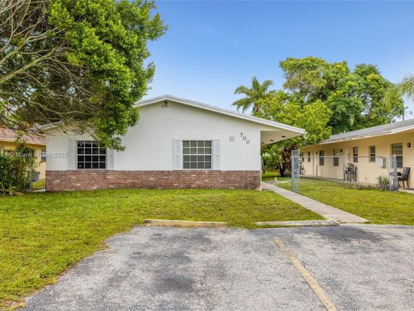 700 SW 16th Ave, Fort Lauderdale, FL 33312