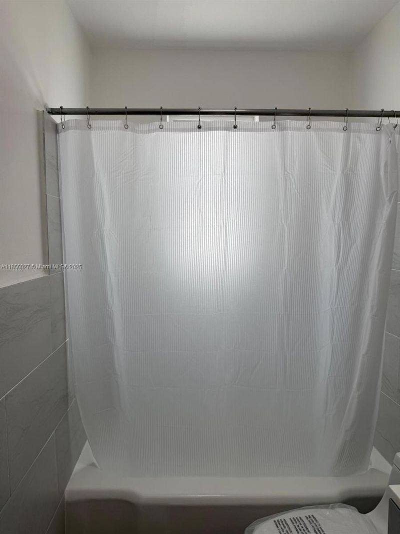 1432 NE 163rd St, Unit 2, North Miami Beach, FL 33162 Photo