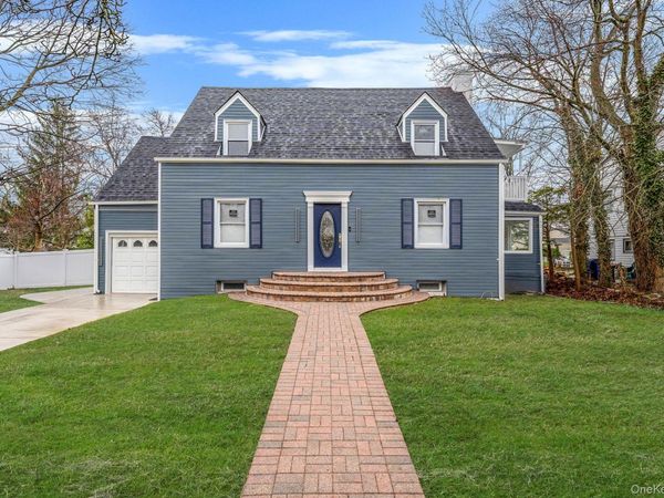 255 Moore Avenue, Freeport, NY 11520