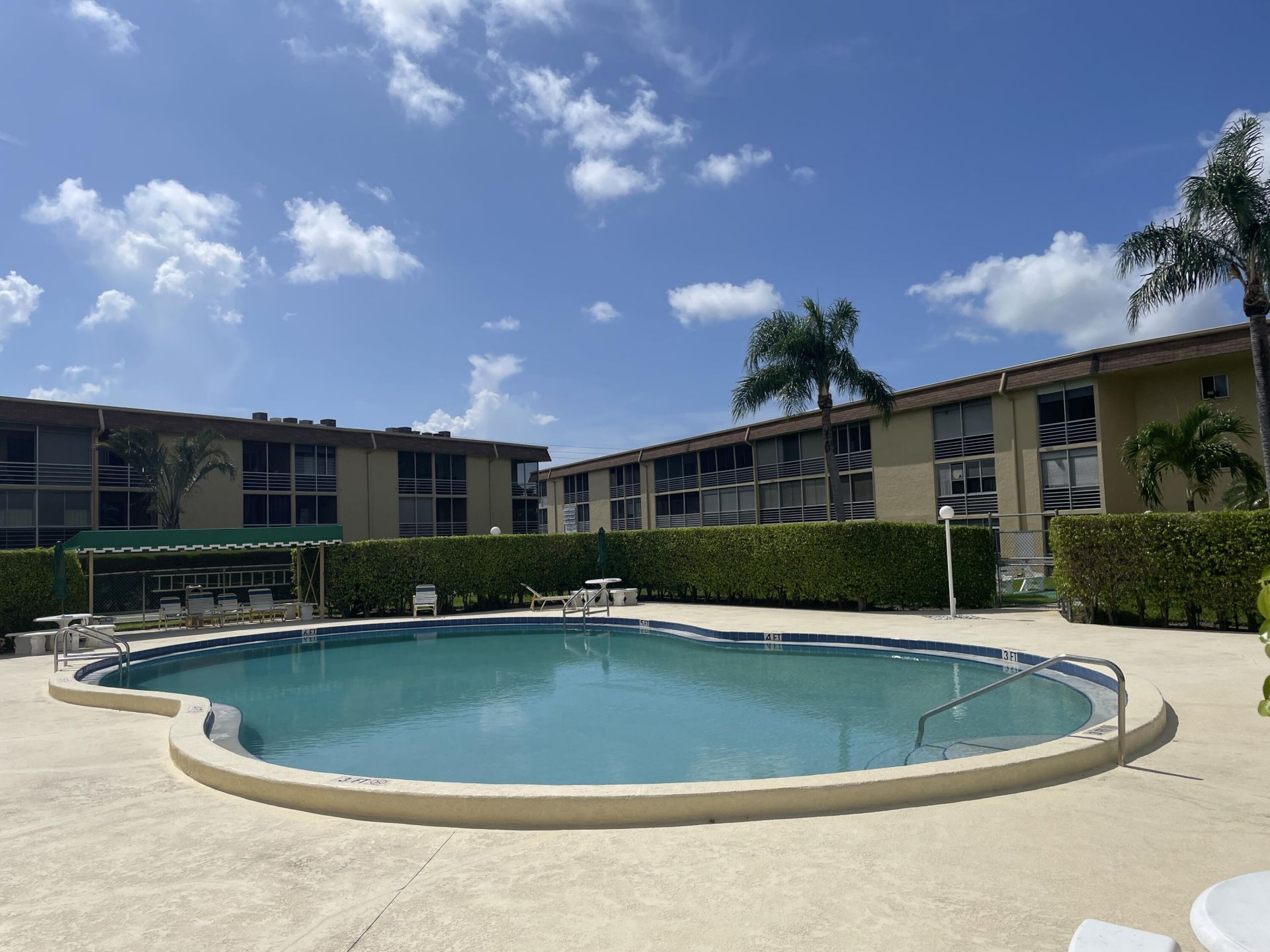 555 Purdy Lane, Unit 203, Palm Springs, FL 33461 Photo