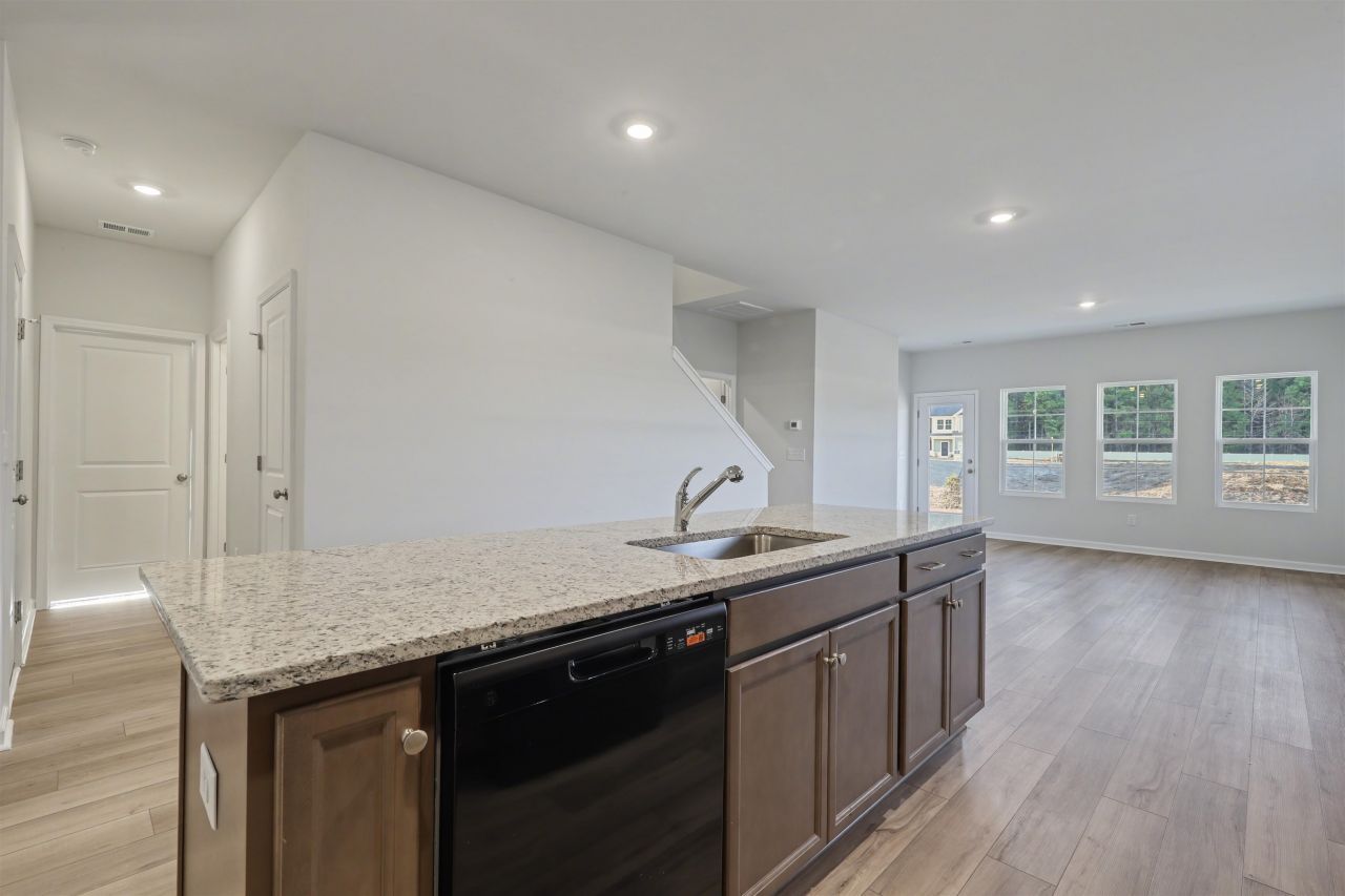 3431 Logan St. Photo 12