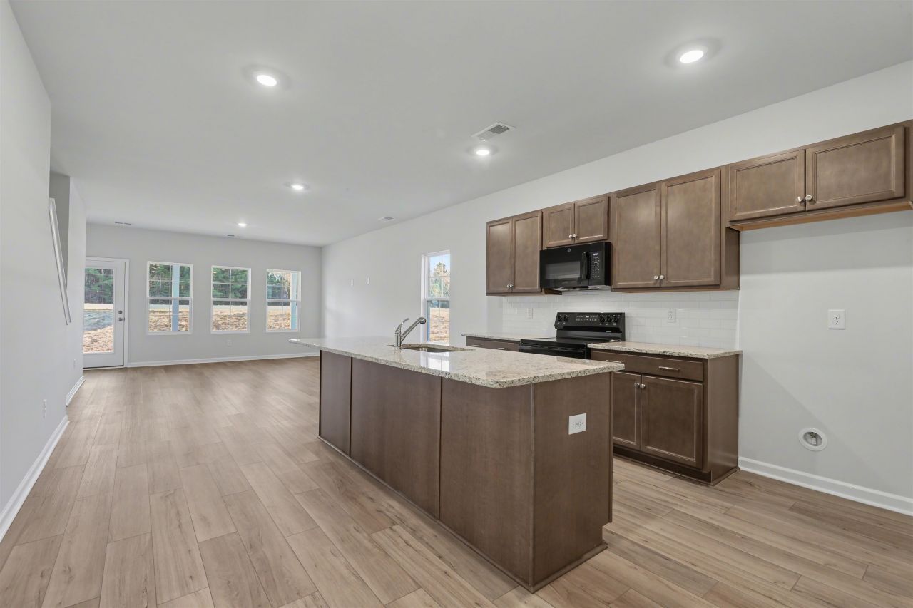 3431 Logan St. Photo 8