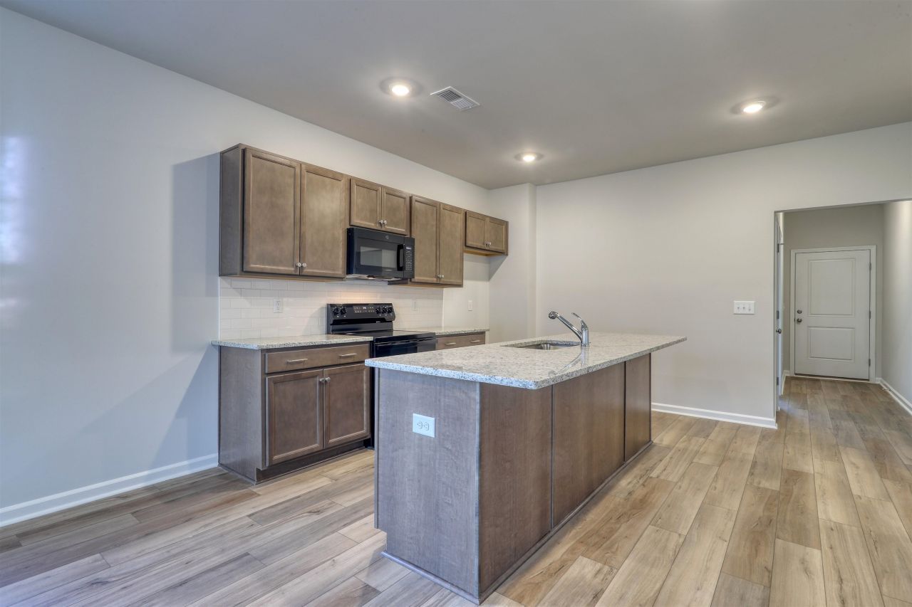 3431 Logan St. Photo 9