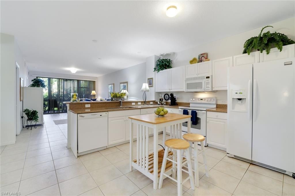 10049 Heather Ln, Unit 101, Naples, FL 34119 Photo