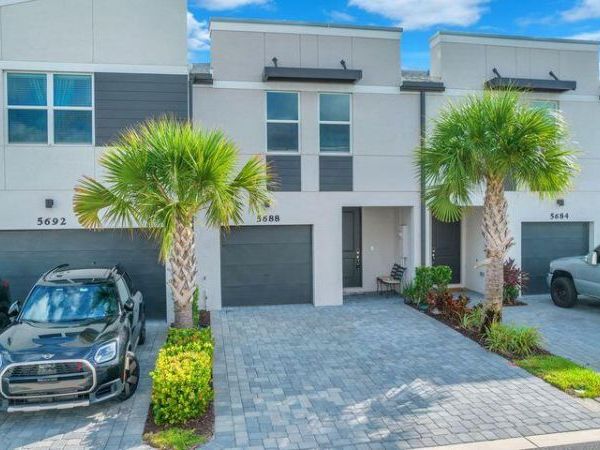 5688 Mentmore Drive, Mangonia Park, FL 33407