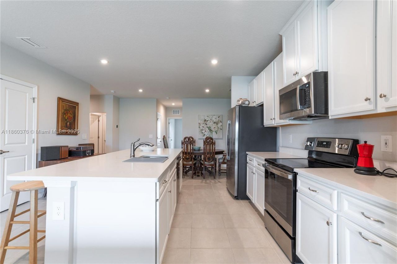 9454 SW Libertas Way, Port Saint Lucie, FL 34987 Photo