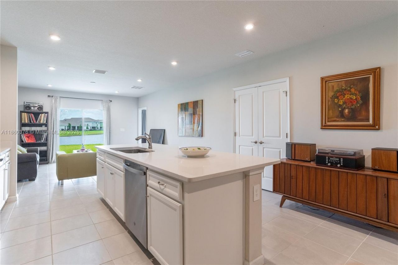 9454 SW Libertas Way, Port Saint Lucie, FL 34987 Photo