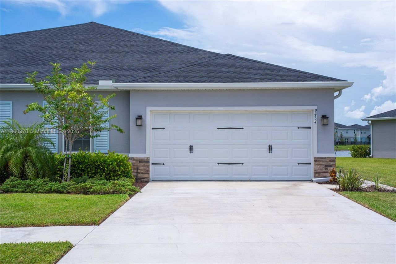 9454 SW Libertas Way, Port Saint Lucie, FL 34987 Photo