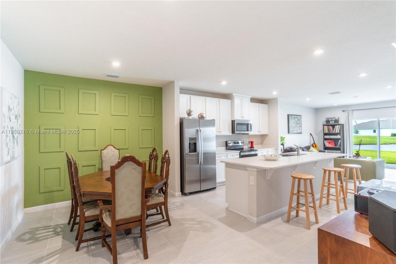 9454 SW Libertas Way, Port Saint Lucie, FL 34987 Photo
