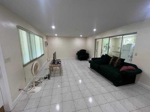 330 Long Island Avenue, Fort Lauderdale, FL 33312 Photo