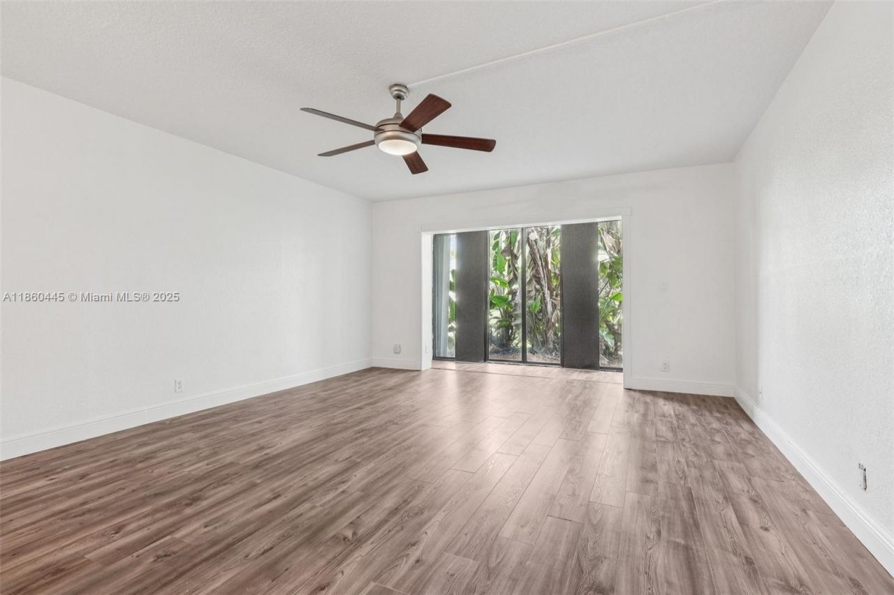 195 Lakeview Dr, Unit 105, Weston, FL 33326 Photo