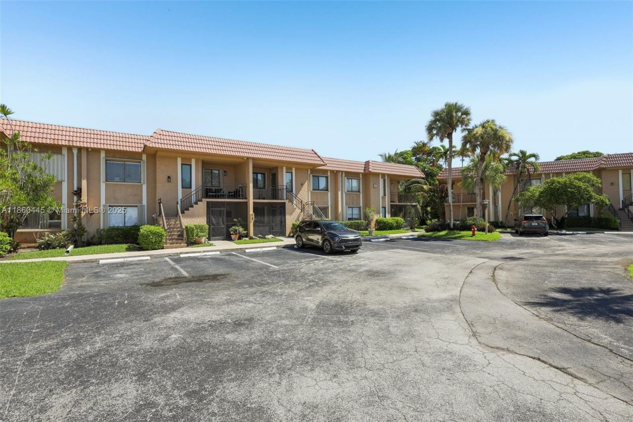 195 Lakeview Dr, Unit 105, Weston, FL 33326 Photo