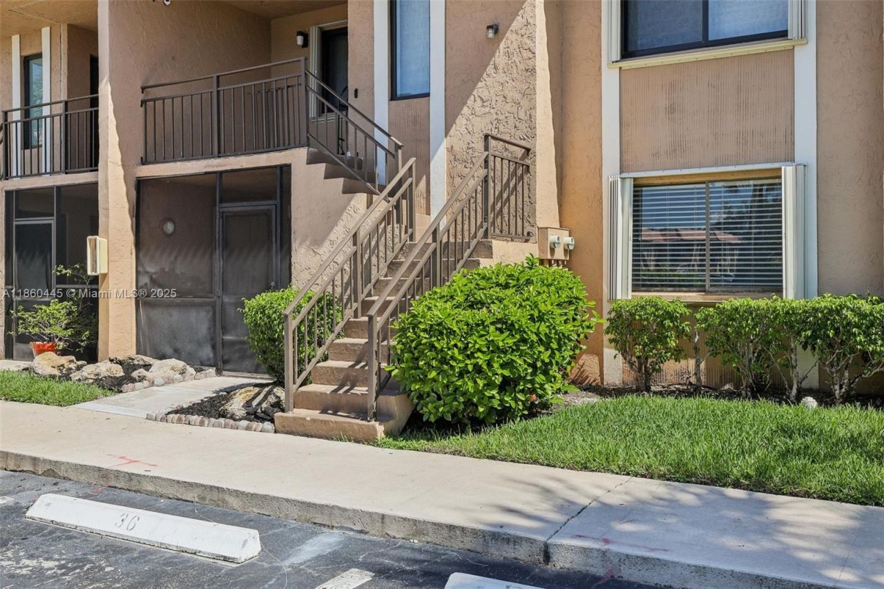 195 Lakeview Dr, Unit 105, Weston, FL 33326 Photo