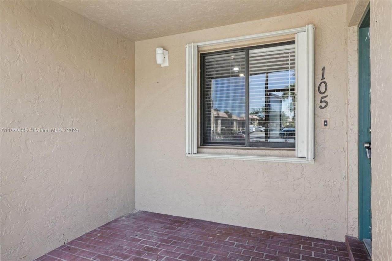 195 Lakeview Dr, Unit 105, Weston, FL 33326 Photo
