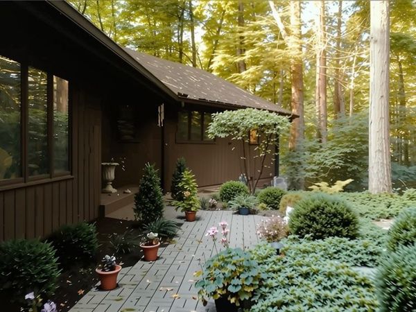 14759 Hillbrook Lane N, Chagrin Falls, OH 44022