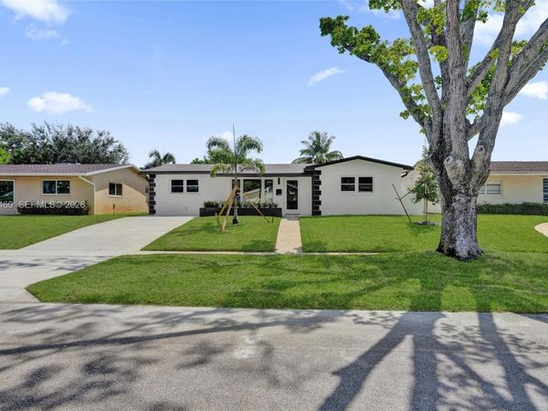 2021 N 53rd Ave, Hollywood, FL 33021