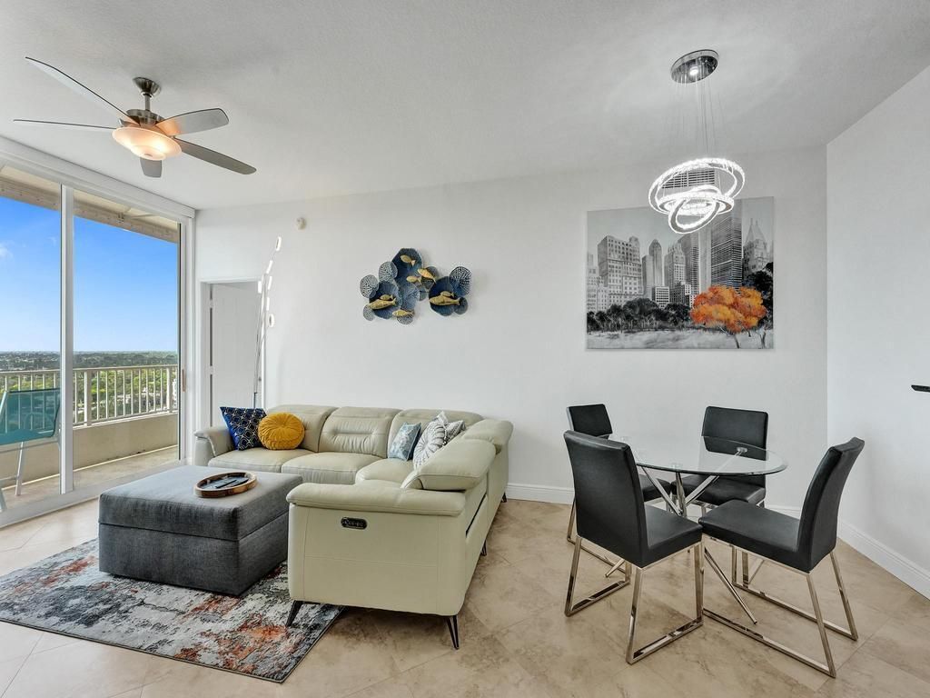 625 Casa Loma Boulevard, Unit Ph06, Boynton Beach, FL 33435 Photo