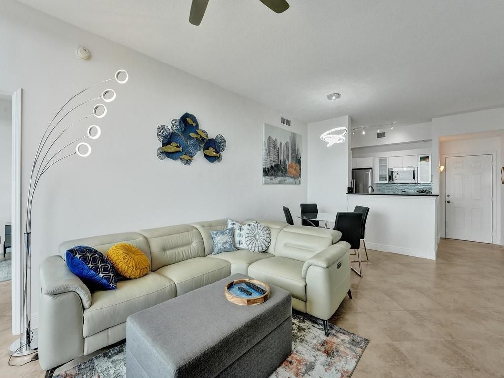 625 Casa Loma Boulevard, Unit Ph06, Boynton Beach, FL 33435 Photo