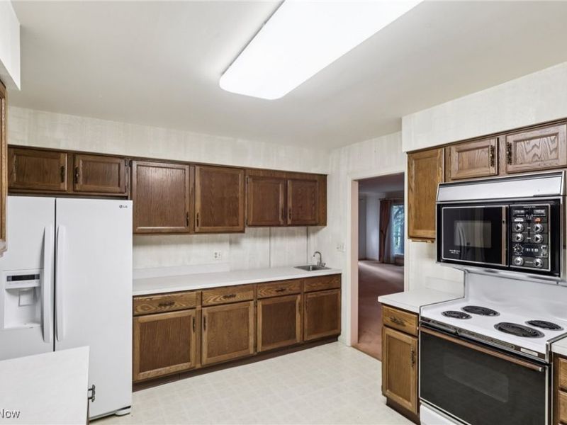 333 N Portage Path, Unit 34, Akron, OH 44303 Photo 14