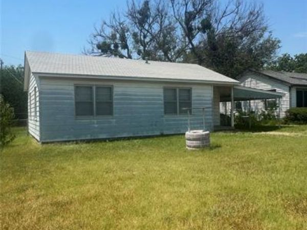 106 Benton Street, Nocona, TX 76255