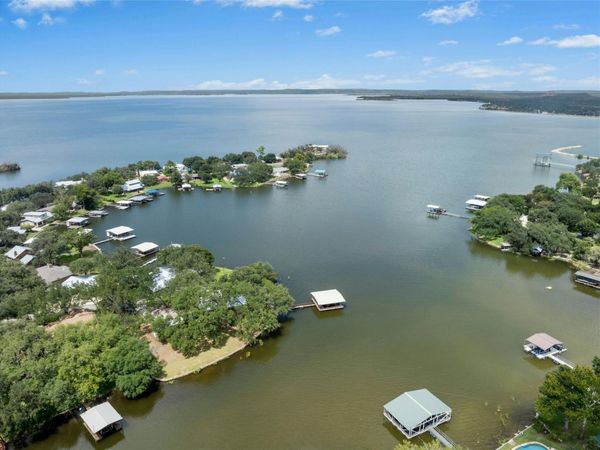 110 Island Lodges LN, Buchanan Dam, TX 78609