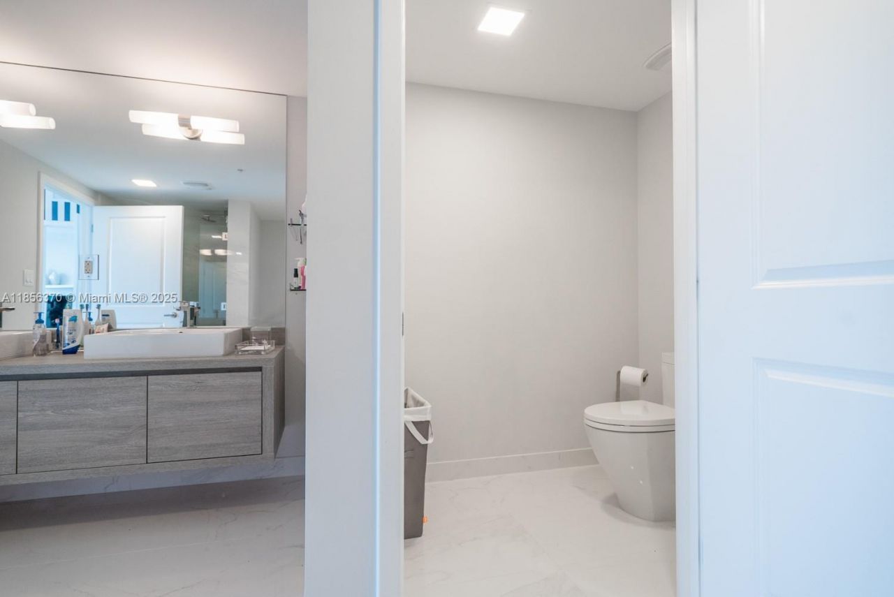 Please Call For Address, Unit 1402, Sunny Isles Beach, FL 33160 Photo