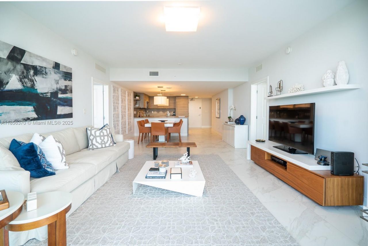 Please Call For Address, Unit 1402, Sunny Isles Beach, FL 33160 Photo