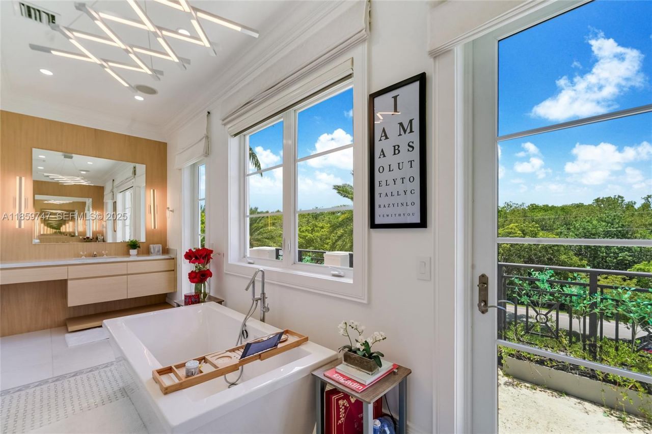 701 Bella Vista Ave, Coral Gables, FL 33156 Photo